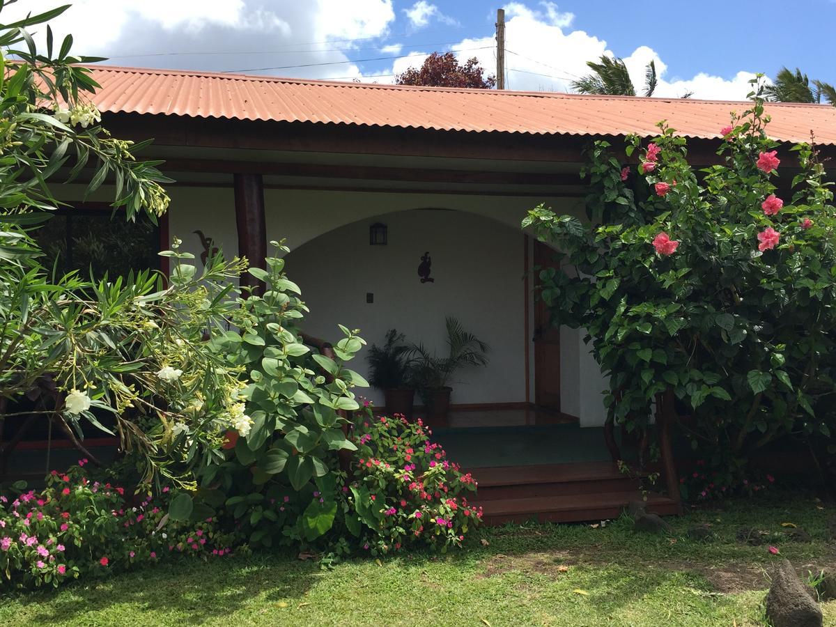 Cabanas Hinariru Nui Hanga Roa Esterno foto