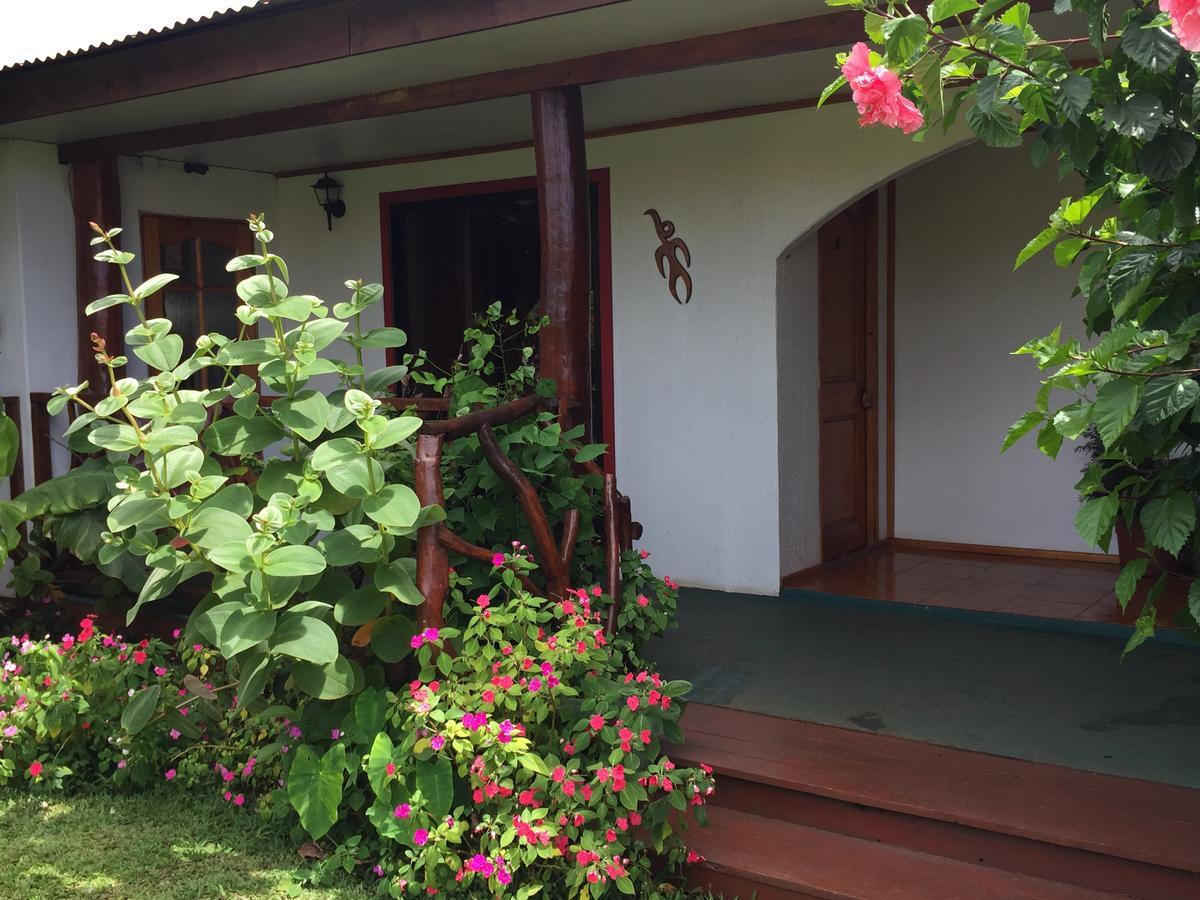 Cabanas Hinariru Nui Hanga Roa Esterno foto